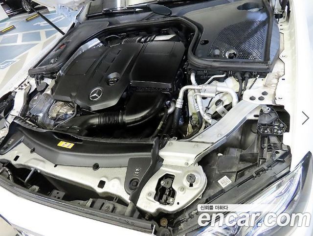 Mercedes-Benz E-Class 2017 — photo 19