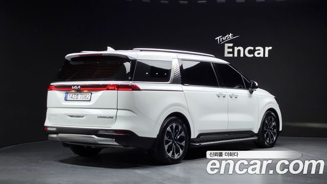 Kia Canival 2022 — photo 2