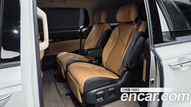 Kia Canival 2022 — photo 17
