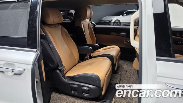 Kia Canival 2022 — photo 29