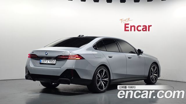 BMW 5-Series 2026 — photo 2