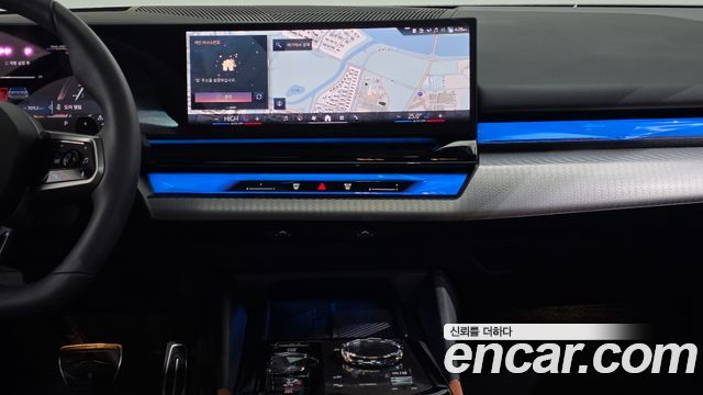BMW 5-Series 2026 — photo 14