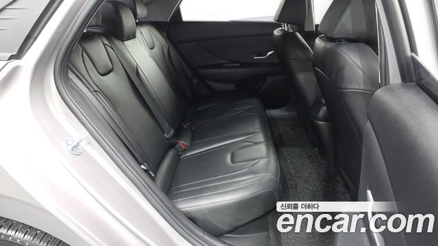Hyundai AVANTE 2021 — photo 18