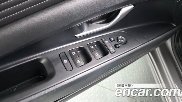 Hyundai AVANTE 2021 — photo 30