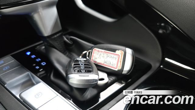 Hyundai AVANTE 2021 — photo 31