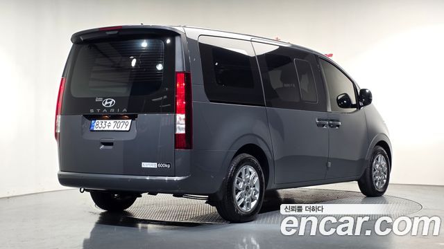 Hyundai Staria 2026 — photo 2