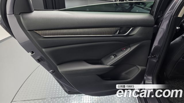 Honda Accord 2019 — photo 15