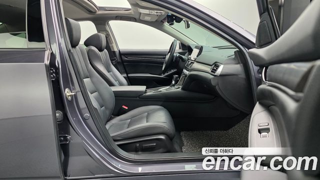 Honda Accord 2019 — photo 16