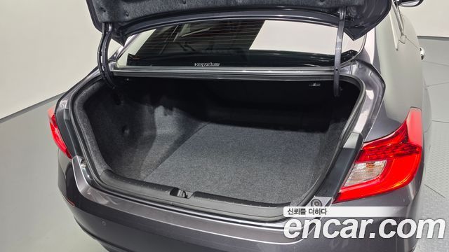 Honda Accord 2019 — photo 34