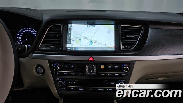 Hyundai Genesis 2016 — photo 14