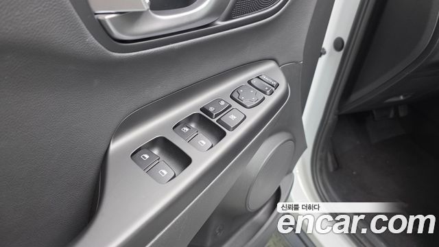 Hyundai Kona 2022 — photo 28