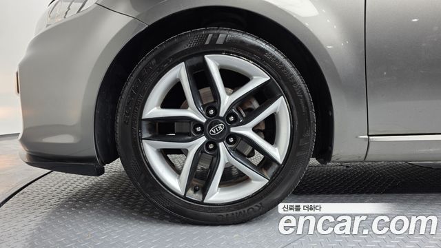Kia Porte 2010 — photo 5