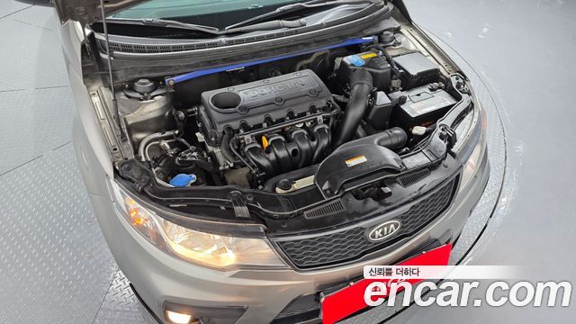 Kia Porte 2010 — photo 6