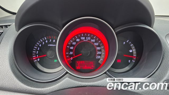 Kia Porte 2010 — photo 8