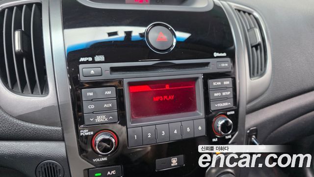 Kia Porte 2010 — photo 15
