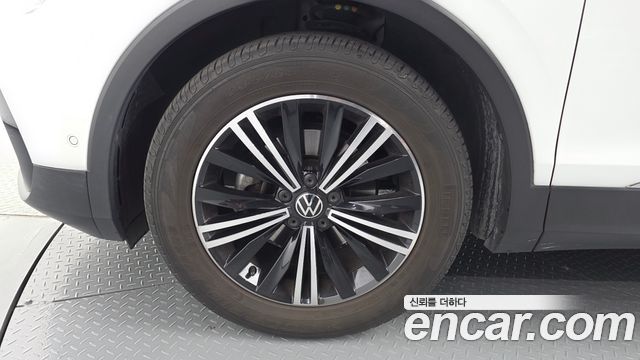 Volkswagen Tiguan 2023 — photo 5