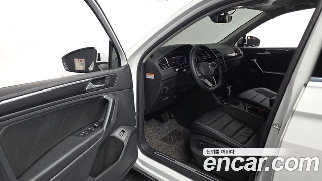 Volkswagen Tiguan 2023 — photo 13