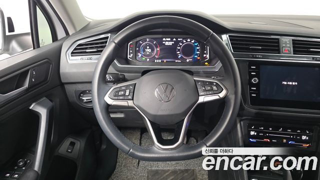 Volkswagen Tiguan 2023 — photo 19
