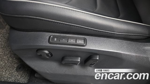 Volkswagen Tiguan 2023 — photo 24