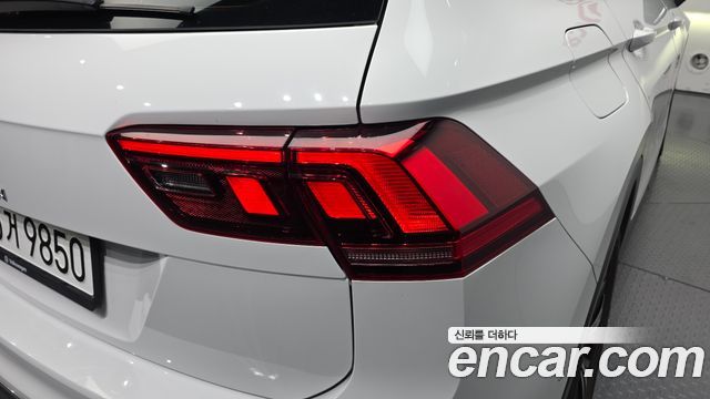 Volkswagen Tiguan 2023 — photo 9