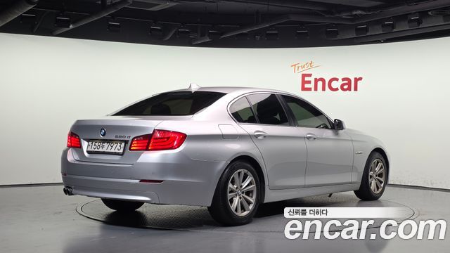 BMW 5-Series 2012 — photo 2
