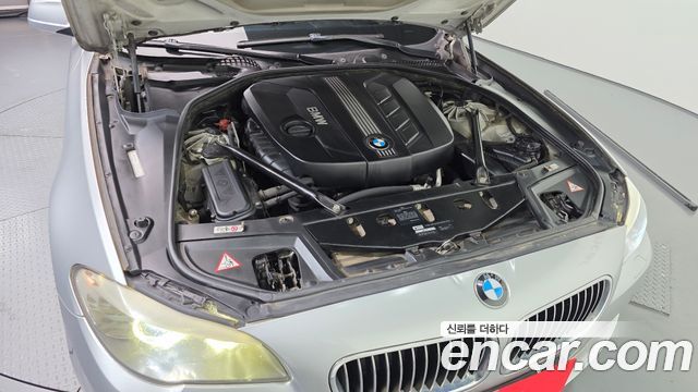 BMW 5-Series 2012 — photo 6