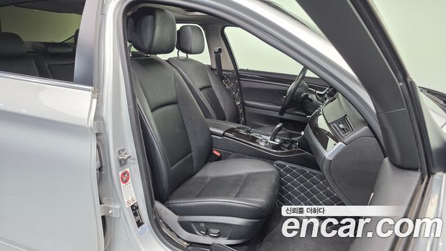 BMW 5-Series 2012 — photo 11