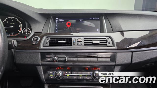 BMW 5-Series 2012 — photo 14