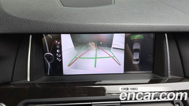 BMW 5-Series 2012 — photo 15
