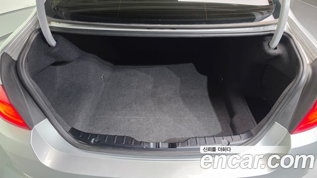 BMW 5-Series 2012 — photo 20