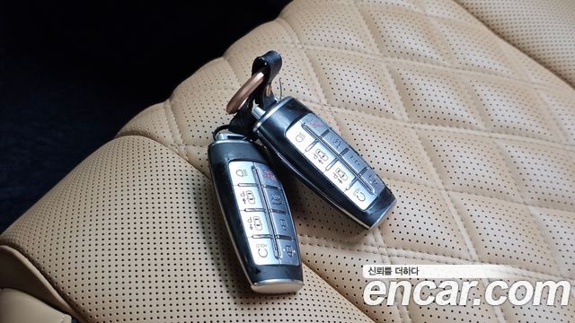 Genesis GV80 2020 — photo 32