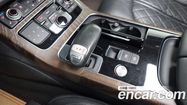 Audi A8 2016 — photo 9