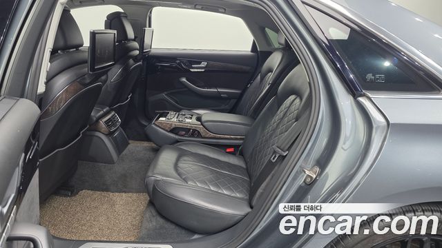 Audi A8 2016 — photo 11