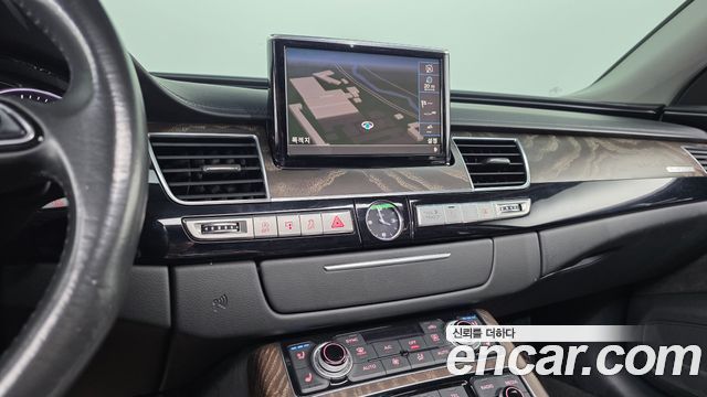 Audi A8 2016 — photo 13