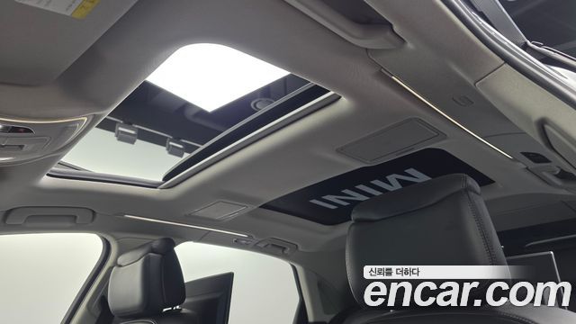 Audi A8 2016 — photo 18