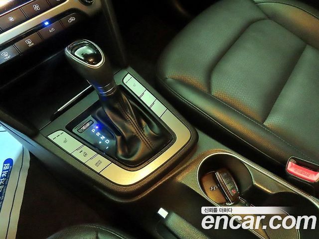 Hyundai AVANTE 2016 — photo 9