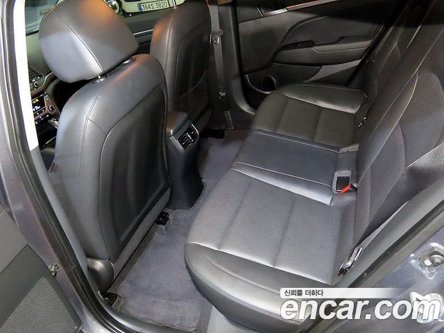 Hyundai AVANTE 2016 — photo 19