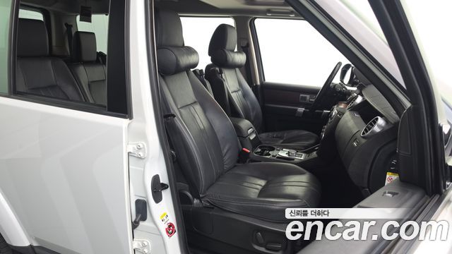 Land Rover Discovery 2016 — photo 12