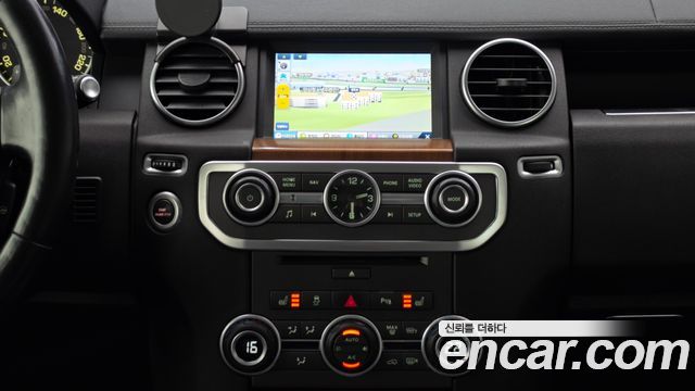 Land Rover Discovery 2016 — photo 14
