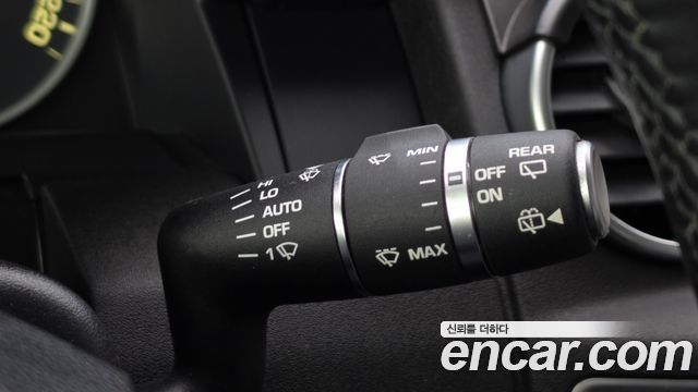 Land Rover Discovery 2016 — photo 16