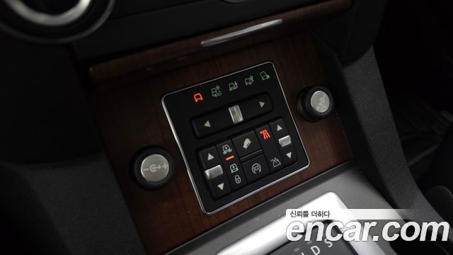 Land Rover Discovery 2016 — photo 18