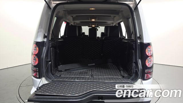 Land Rover Discovery 2016 — photo 20