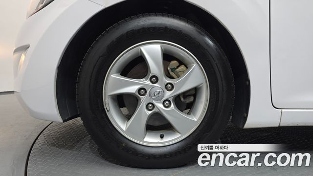 Hyundai AVANTE 2012 — photo 5