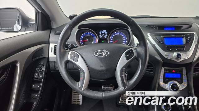 Hyundai AVANTE 2012 — photo 18