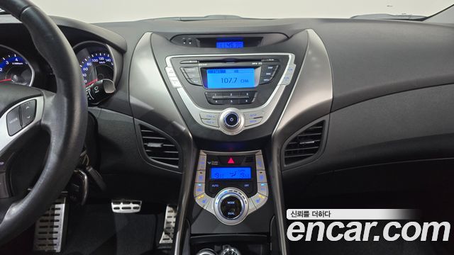 Hyundai AVANTE 2012 — photo 19