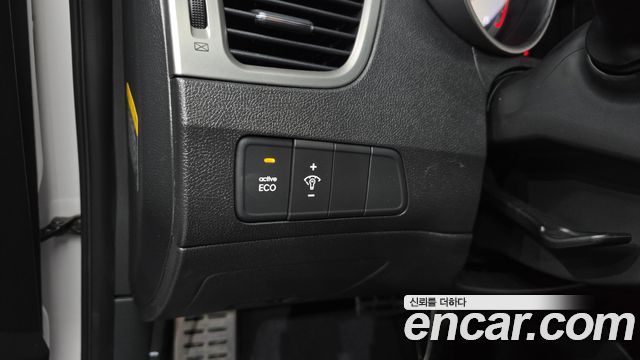 Hyundai AVANTE 2012 — photo 21