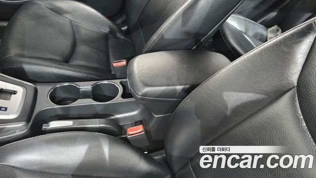 Hyundai AVANTE 2012 — photo 24
