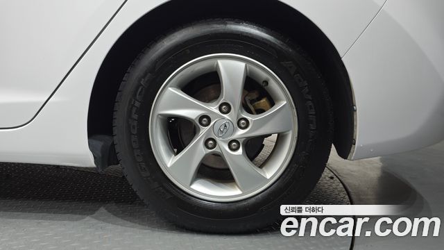 Hyundai AVANTE 2012 — photo 7