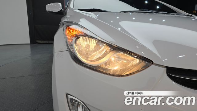 Hyundai AVANTE 2012 — photo 8