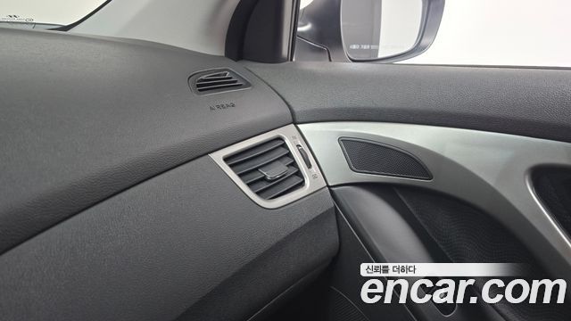 Hyundai AVANTE 2012 — photo 30